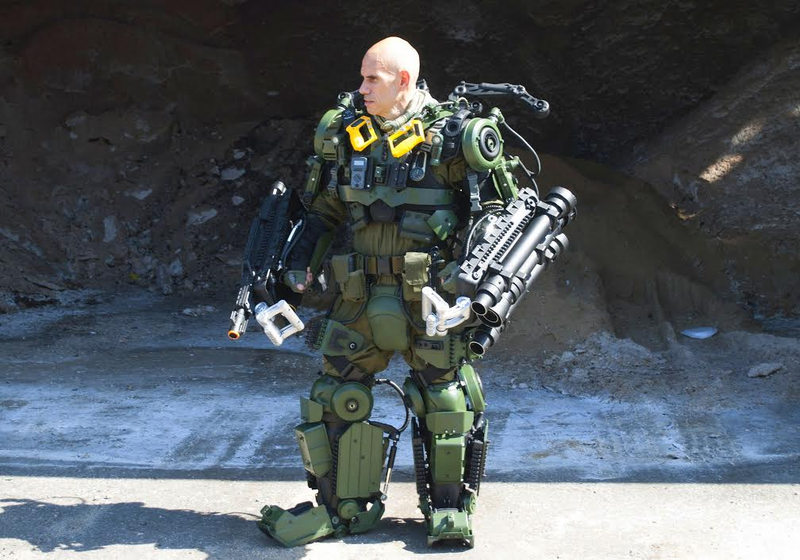 Illustration for article titled This Badass ExoSuit From Edge Of Tomorrow Is Constructed From Junk